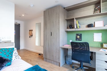 Bronze En Suite at Pavilion Point, 118-132 London Road, The Level, Brighton, BN14JH - Image 2